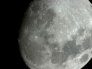 moon4.jpg (21899 bytes)