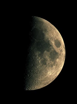 moon_250307_s.jpg (23696 bytes)